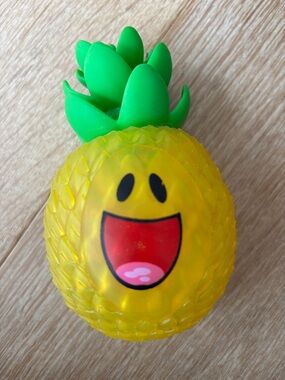 Smiley Pineapple Squeeze Toy - Yellow & Green